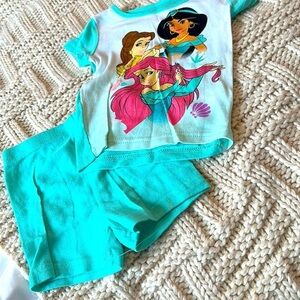 Bundle Disney Princess and Carter’s snug fit pajamas 4T and 5T
